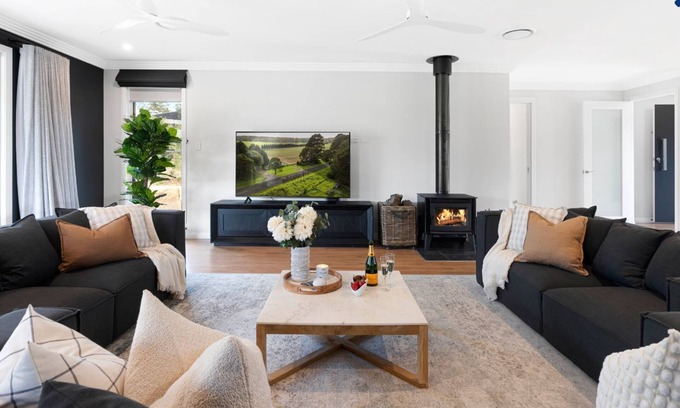 Berrima House | Misty Pond – picturesque rural getaway