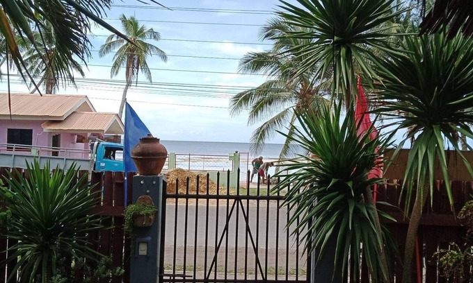 Larena Apartment | MLB BEACHFRONT APARTMENT
