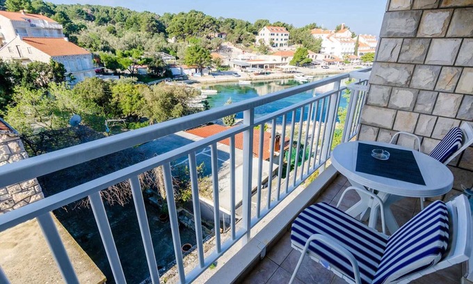 Pomena Apartment | Mljet Gem in Pomena!