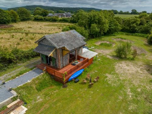 County Waterford Apartment | Mo's Loft at Platform's End