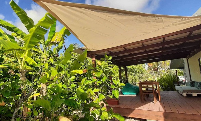 Rangiroa Bed & Breakfast | Moana Breeze Eco Lodge