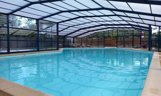 Beg-Meil House | Mobil Home Beg Meil 300m beach with shared pool, private terrace and Wi-Fi