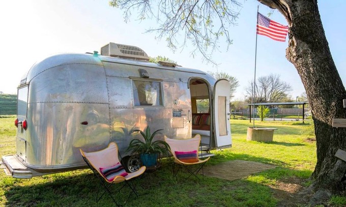 Hico House | Mobile home ∙ 1 bedroom ∙ 2 guests