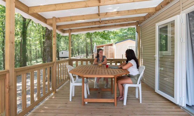 Bretagne-d'Armagnac RV Rental | Mobile Home 'Mobilhome Confort 4 Personnes 63' with Private Terrace, Private Garden and Wi-Fi