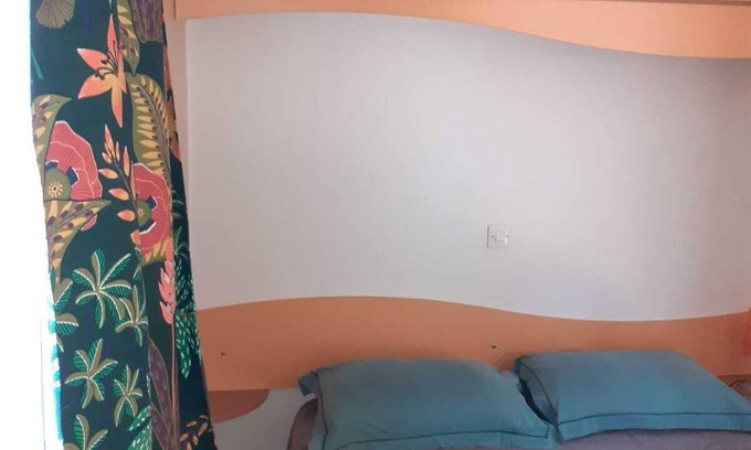 Montreal House | Mobile home in a family campsite