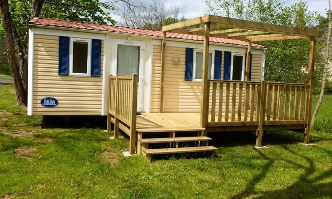 Saint-Pompont House | Mobilheim 2 Schlafzimmer - halb überdachte Terrasse 5 Personen