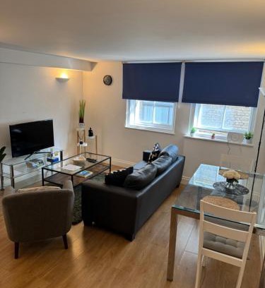 Bishopsgate Apartment | Modern 1 Bed Flat, Liverpool Street
