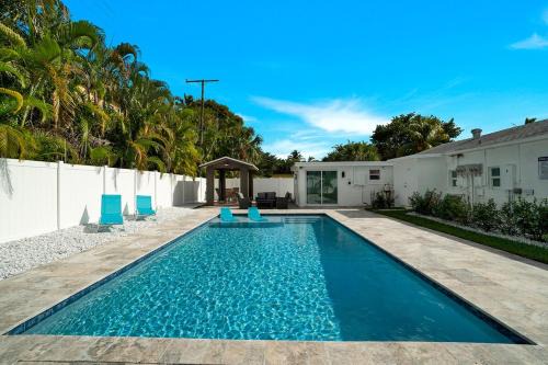 Delray Beach Apartment | Modern 1 bedroom Vacation apartment with Pool C