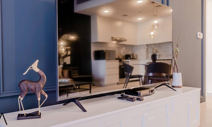Discovery Gardens Apartment | Modern 1 BR in Rahaal 2