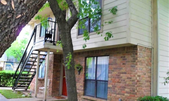 Northeast Dallas Apartment | Modern 1Bedroom Apartment in the Heart of Dallas