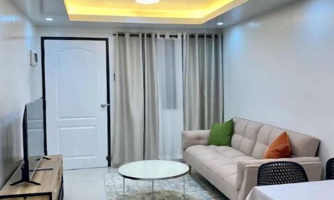 Talomo District Apartment | Modern 1BR King Bed near SM Mall