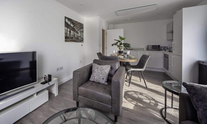 Willesborough Apartment | Modern 2 Bedroom Apartment in Ashford w Balcony