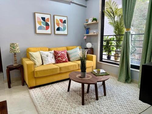 Bandra West Apartment | Modern 2 BR Bandra Trendy Location