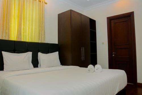 Permata Hijau Apartment | Modern 2BR at The Belleza Apartment By Travelio