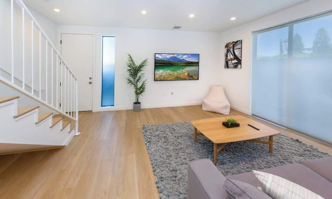 Mid City House | Modern 2BR Back House w/TVs & Full Kitchen