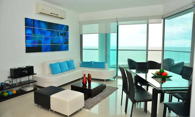 Cartagena District Apartment | Modern 3 Bedroom Apartment with sea-beach view