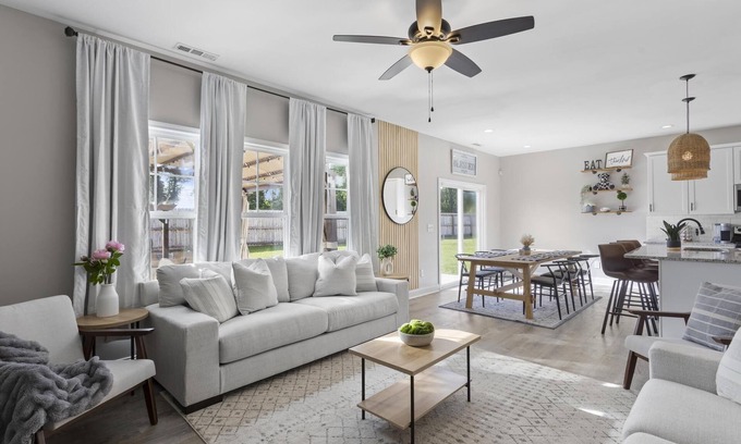Westgate House | ✨MODERN 3 BEDROOM W/PLENTY AMENITIES TO ENJOY!✨