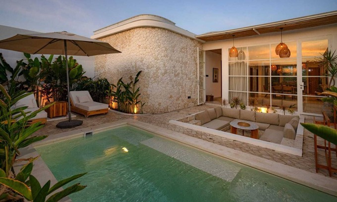 Tanjungbenoa Villa | Modern 3 bedrooms pool villa near the beach, shops, and restaurants