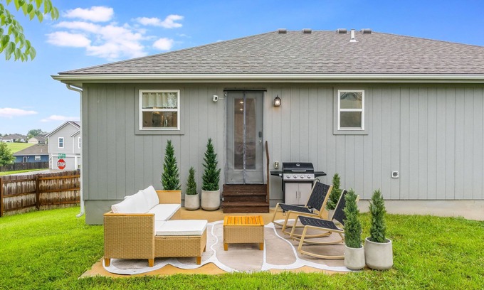 Grandview House | Modern 3BR Home Clean & Bright