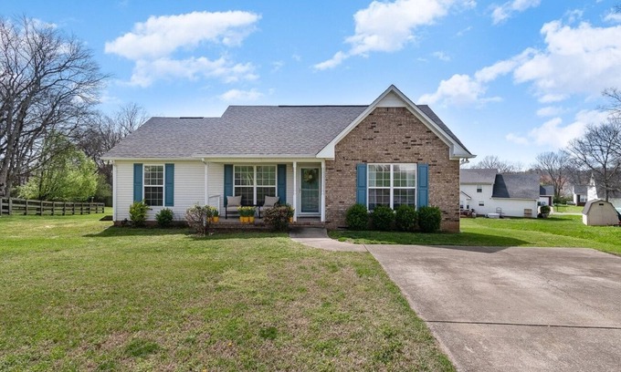 Spring Hill House | Modern 3BR Home with Office/Family & Remote-Work Friendly/Quiet Neighborhood