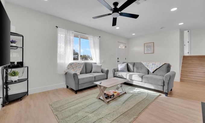 Paradise Valley Village House | Modern 4BR3Ba Home with Pool and Fire Pit