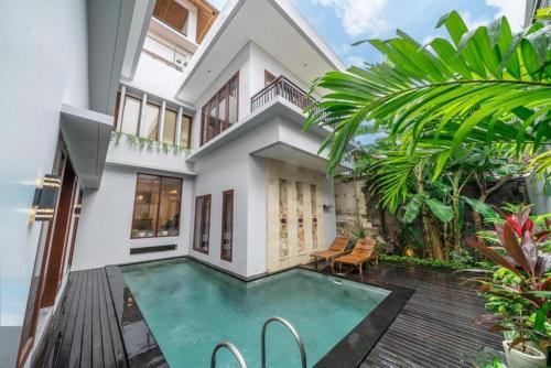 Sanur Villa | Modern 5BR Luxury Villa with Pool & Rooftop - 300m from Sanur Beach