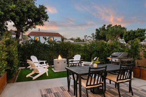 Crown Point House | Modern and Cozy in PB with Patio and Firepit