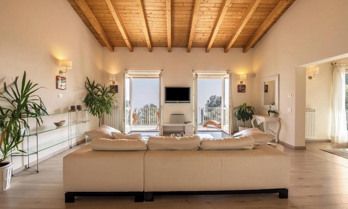 Toscolano Maderno Apartment | Modern and Elegant with Lake View - Apartment Villa degli Ulivi