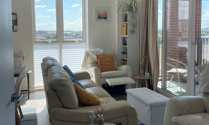 South Hornchurch Apartment | Modern Apartment All Amenities Greater London