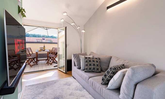 Alba Apartment | Modern Apartment Double Terrace and Free Parking