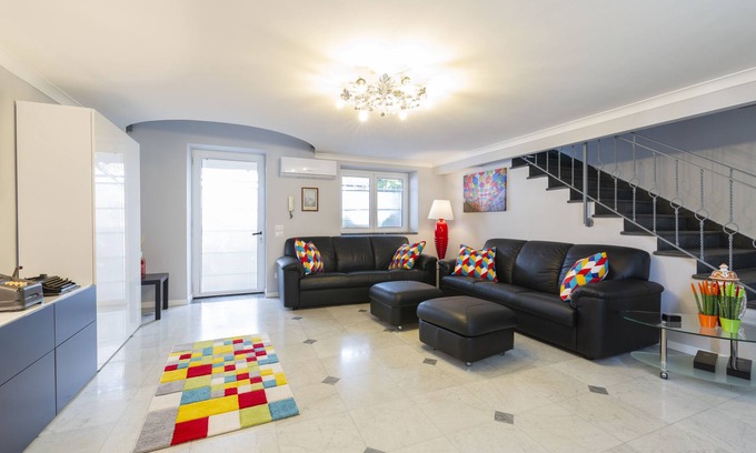Chiaia Apartment | Modern apartment in Chiaia on two levels with panoramic terrace