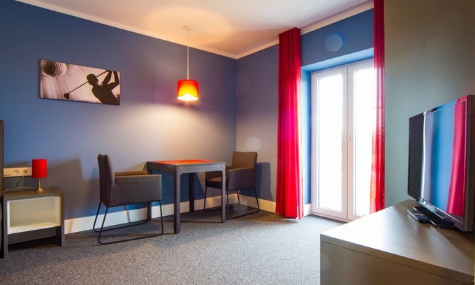 Muennerstadt Apartment | Modern apartment in a quiet location with a view of nature