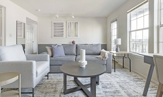 Greenwich Apartment | Modern Apartment in Prime Location (ID7807X89)
