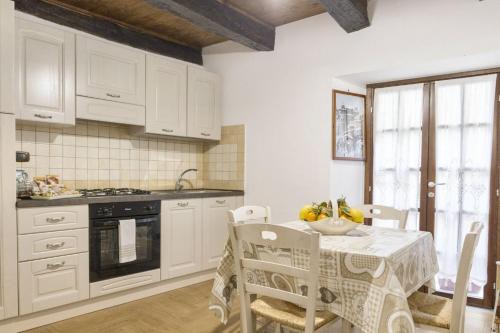 Arce Apartment | Modern Apartment near Arce City Centre, 62 m², Parking