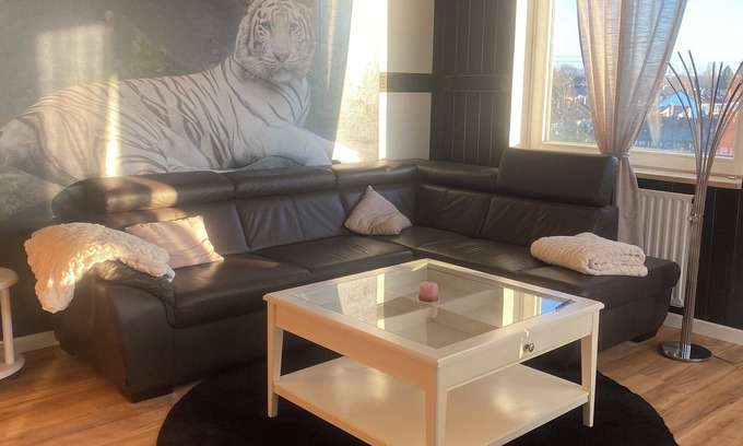 Wandsbek Apartment | Modern apartment with a beautiful view of nature