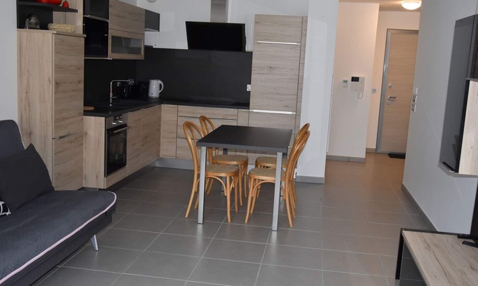 Bozel Apartment | Modern Apartment with Large Terrace Near Ski Resorts