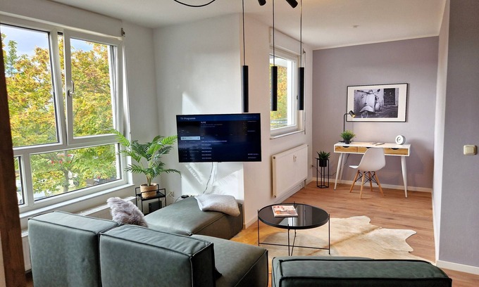 Gera Apartment | Modern apartment with workplace for singles & couples - close to the center of Gera