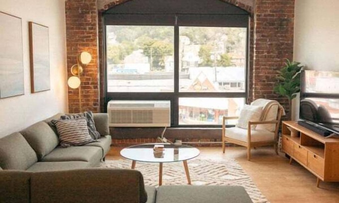 Duluth Apartment | Modern Apt w/Gym, Elevator, Coffee Shop | 322