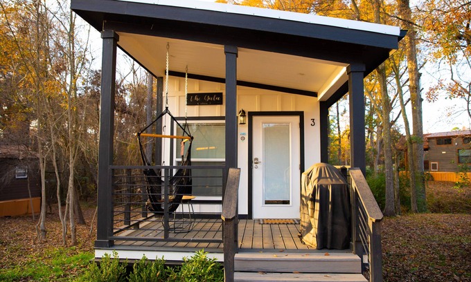 Mount Vernon Cabin | Modern Beach Retreat - 1 Bed/Loft