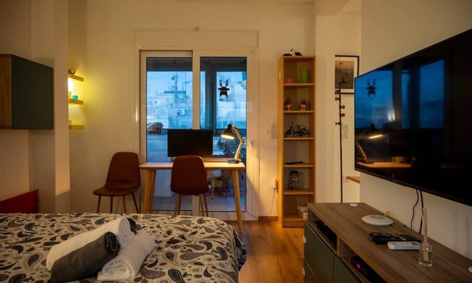 Athens Condo | Modern Bright Cozy Top-floor Apartment & Terrace.n