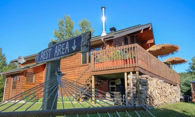 Riviere-Rouge Ski Chalet | Modern Cabin with stunning river views, hot tub