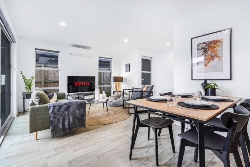 Hamilton House | Modern, Central and Classy - By KOSH BNB