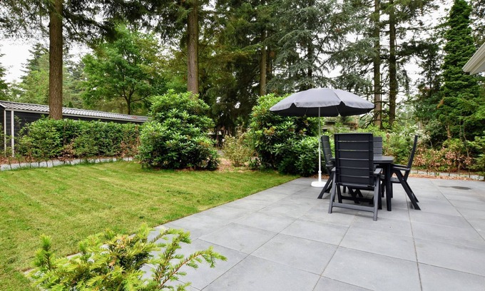 Vorden House | Modern chalet with a nice garden