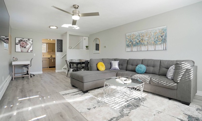 Wheat Ridge House | Modern Charmer|Sleeps 10|Close to Denver|Mountains