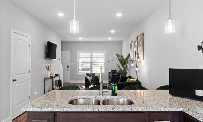 Clarksville House | Modern Comforts in Clarksville