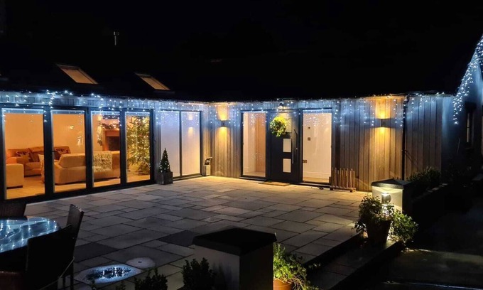 Haverfordwest Cabin | Modern Converted Stables in the heart of Pembrokeshire