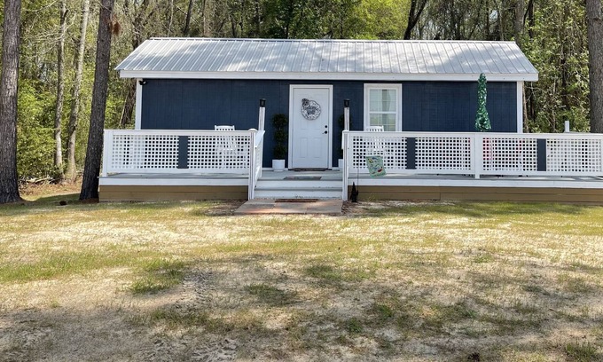 Hartsfield Cottage | Modern Cottage Nestled In The Woods At Gin Creek
