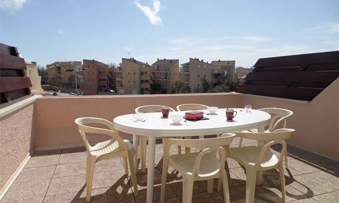 Marseillan Plage Apartment | Modern Duplex: AC, Wi-Fi, Terrace, Parking - Steps to Beach