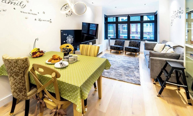 South Acton Apartment | Modern duplex in Ealing Common