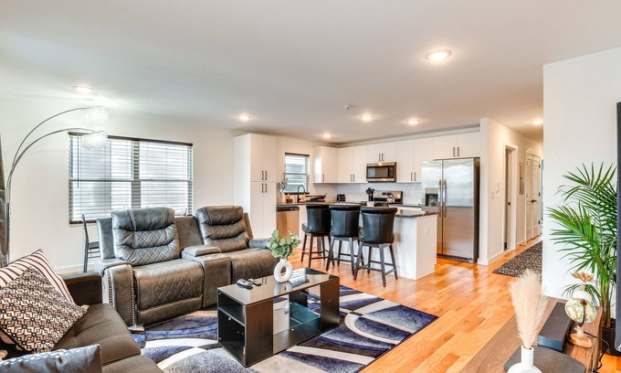 Elizabeth Apartment | Modern Elizabeth Apartment ~ 1 Mi to Train Station